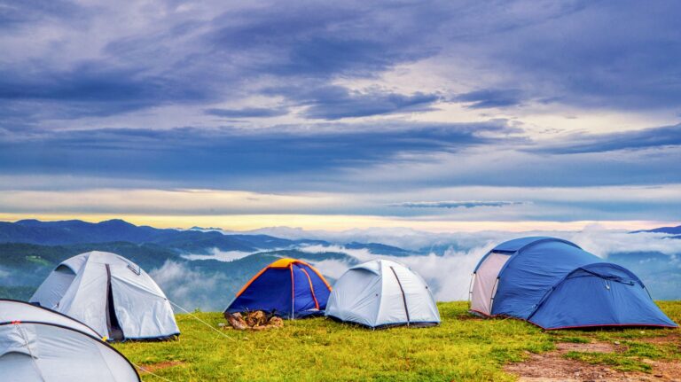 Camping : Embracing Nature’s Retreat